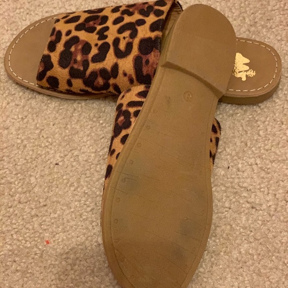 Sahara faux suede Leopard Slides - Picture 2 of 3